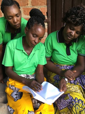 Anne, Beatrice and Susan read an example of what one of the books could be like.